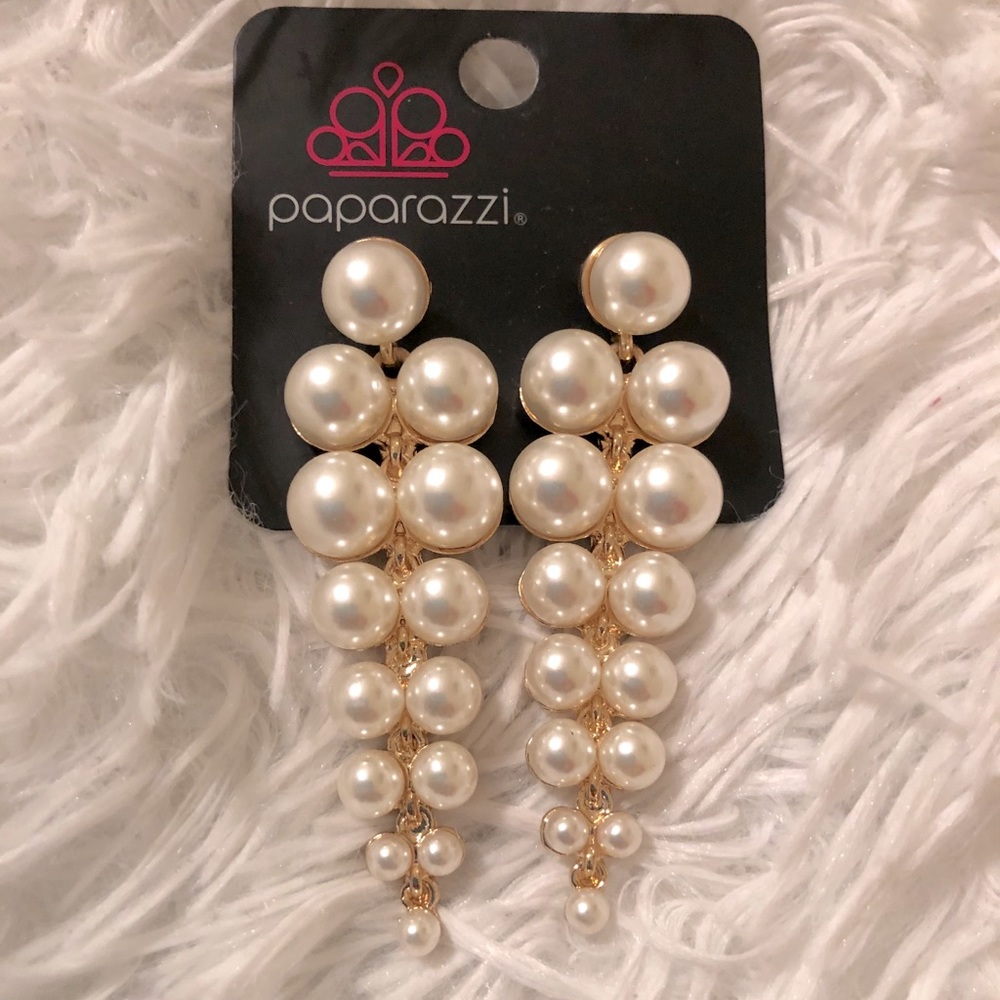White pearl and gold post back earrings